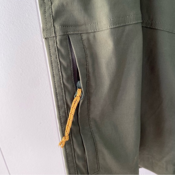 Columbia Cargo Shorts Omni-Shade Men's Size 42 Army Green Belted Lightweight - Picture 4 of 15